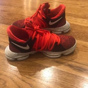KD 14 boys tennis shoes